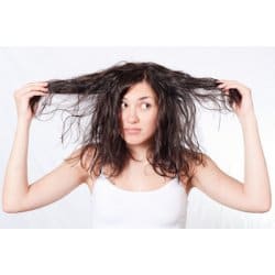Jak dbać o suche włosy ?